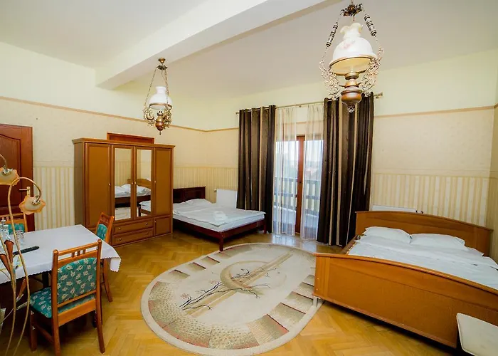 宾馆 Polonez 热舒夫